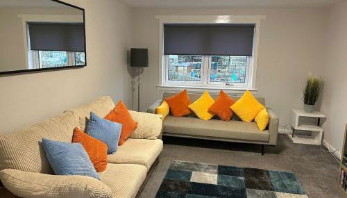 Spacious 2 bedroom apartment, entire place - Foto 1