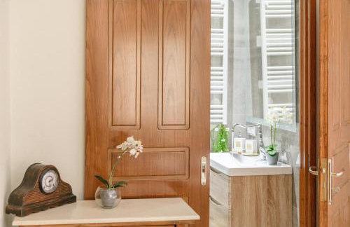 Angela a la Corfu - Foto 35