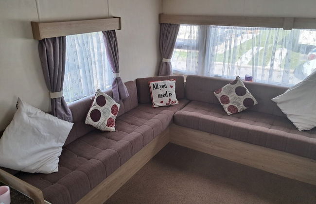 3 Bed Caravan - Sleeps 8 - Pets - Parking - Wifi - Foto 8
