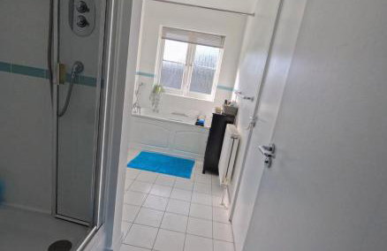 2 Ensuite beds house, sleep 4 With free parking, Self Check-in, and Close link to London, Zone 6 - Photo 10