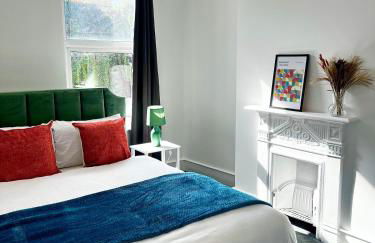 Spacious 4Bedroom - 10mins to London Bridge with Parking & Garden - Foto 39