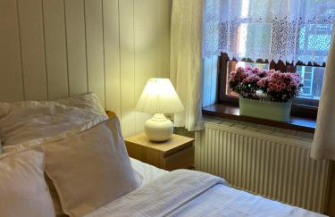 Apartament w XIX-wiecznym Spichlerzu nad Jeziorem z dostępem do parku i widokiem na Dworek Modrzewiowy z 1823 roku - Foto 35