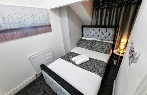 *12PR* Setup for your most relaxed & amazing stay + Free Parking + Free Fast WiFi * - Foto 26