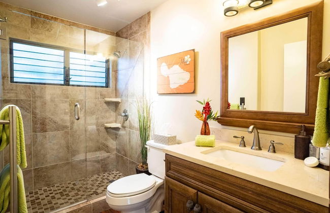 Tropical & Serene Garden Vistas - Photo 36