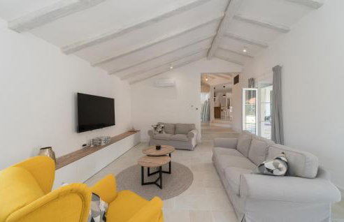 Awesome Home In Crklada With Wifi - Photo 5