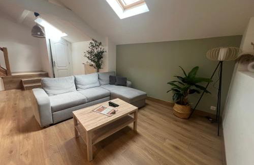 LE CONFORTABLE Sarrebourg Wifi Parking 4 personnes Proche Gare - Foto 2