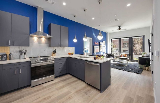 2 Modern Apartments in Heart of Midtown, Walkable Location Patio, Pool & Gym - Foto 28