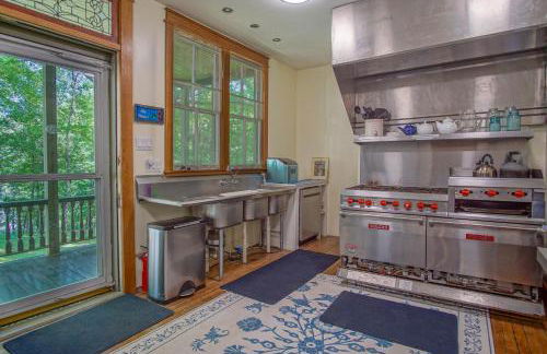 5 Br: Historic Glaab House in Cass, with AC, Amazing Kitchen, Covered Porches, Historical Landmark - Foto 21