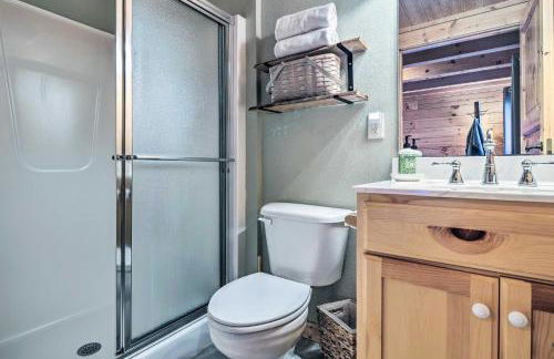 10 Mi to Lake Lure Mtn-View Cabin with Deck and Loft! - Foto 17