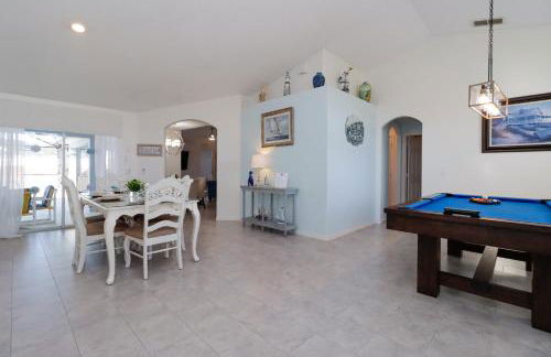 Ultimate Family Escape Near Disney - Sparkling Pool, Hot Tub & Epic Private Movie Room - Foto 31