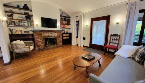 Glamorous Getaway: Exclusive 1BR LA Hotspots - Foto 1