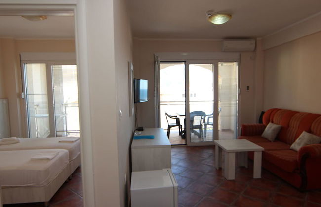 Mila & Aleksandr Apartments - Photo 71