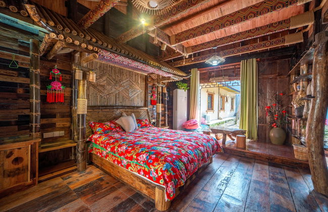 Glass Inn - Photo 17