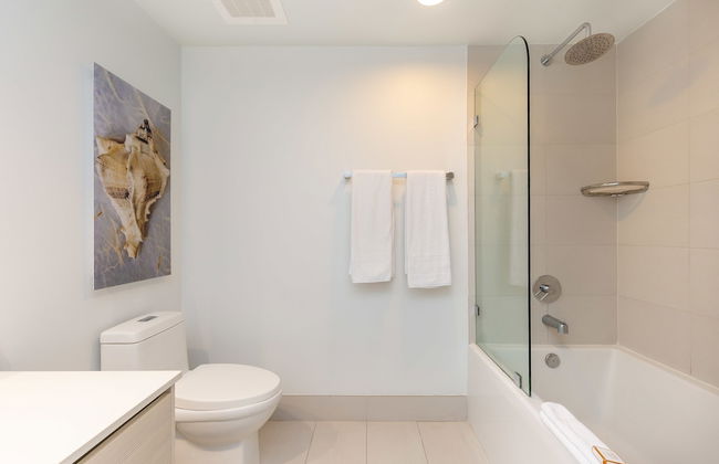 Private Ocean Luxury Condos at Beachwalk - Foto 29