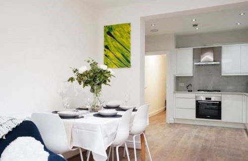 Newly Renovated Modern 4 Bed 3 Bath Apartment London - Foto 28