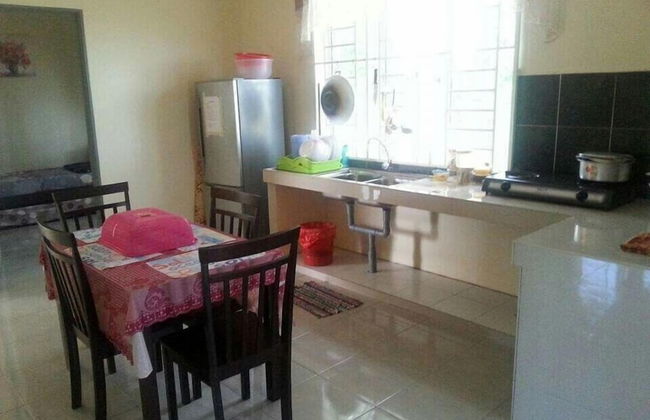 D'Pantai Homestay Kuala Sg. Baru - Photo 6