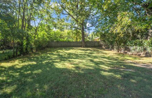 Family Retreat in Birmingham, 7BR 4BA - Photo 10