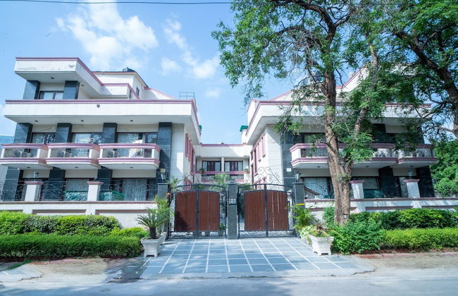 Enkay Residency V Block-Cyber City - Foto 1