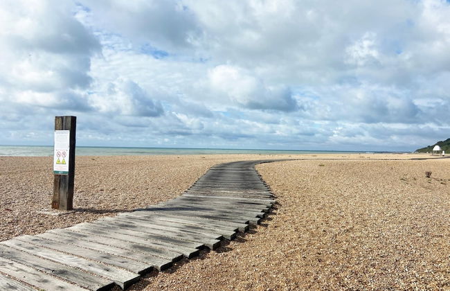 Spacious 2BD Flat With Stunning Views Folkestone - Foto 19