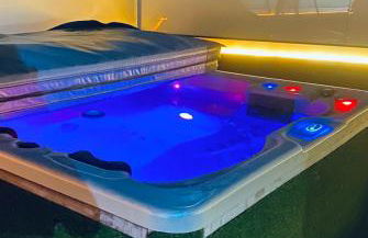 APARTAMENTO ATICO gran terraza y Jacuzzi cerca de la playa - Photo 8