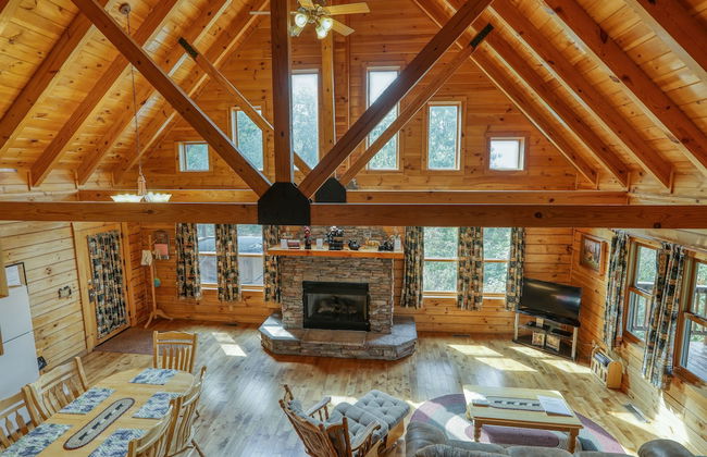 Mountain View - 2 Bedrooms, 2 Baths, Sleeps 6 Cabin by RedAwning - Foto 9