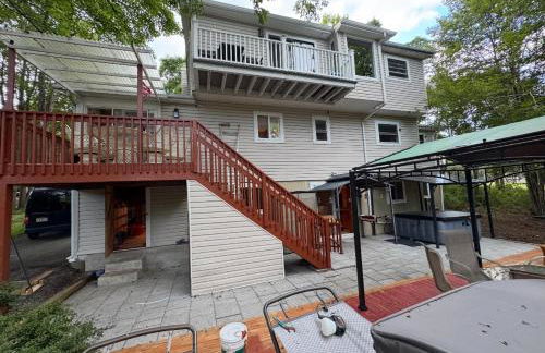 Stunning! Pocono Escape! HotTub Sauna Pool Ski Pet-Friendly Firepit Game Room Fireplace BBQ Lakes Tennis Fishing - Foto 57