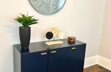 Downtown Charm, 3 Bdr, Near Rest and Bars - Photo 17