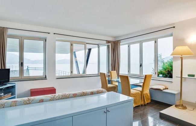 Holiday Home in Meina With Private Beach - Foto 7