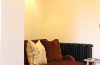 Spacious Luxury Apartment in the Heart of Shrewsbury Sleeps 6 - Photo 6