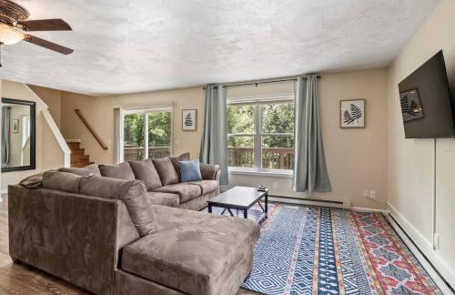 Hot Tub! LRG Home! Sleeps 24!Near Ithaca! Dogs OK - Foto 9