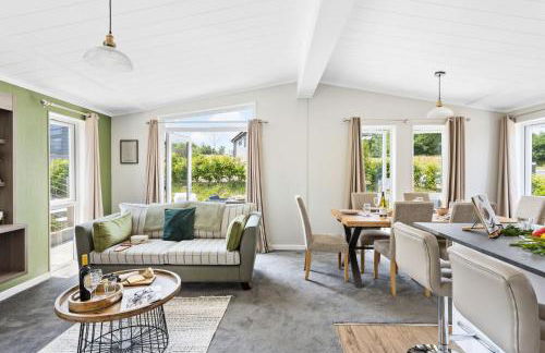 Rose Lodge, 21 Roadford Lake Lodges - Hot Tub, Free Parking and WiFi, Short Walk to Lake - Foto 9