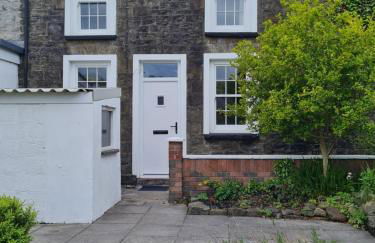 Picturesque 2 Bedroom Miners Cottage Near Bike Park Wales & Brecon Beacons - Photo 6