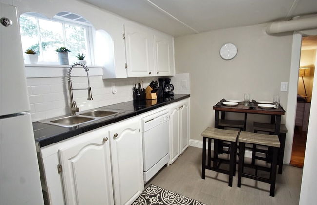 Charming Bungalow Next to UNC - Free Cruiser Bikes! - Foto 6