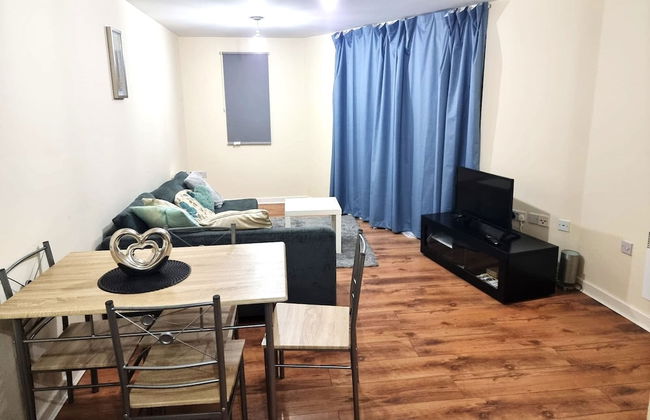 Central 2-bedroom Apartment, Chelmsford, Parking - Foto 8