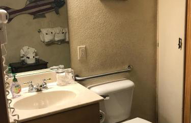 C11, Two bedroom, two bath log-sided, luxury Harbor North cottage with hot tub cottage - Foto 27