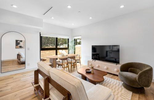 Platinum Suite LA - Photo 13