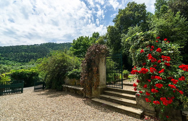 Farmhouse in Tuscany Near Renaissance Villa - Photo 38