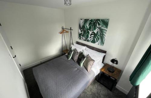 Brand New High Spec House with Parking & Wi-Fi By Home Away From Home - A - Foto 20