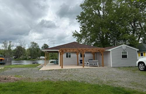 Paradise Island escape Riverfront in Clay, NY - Foto 60