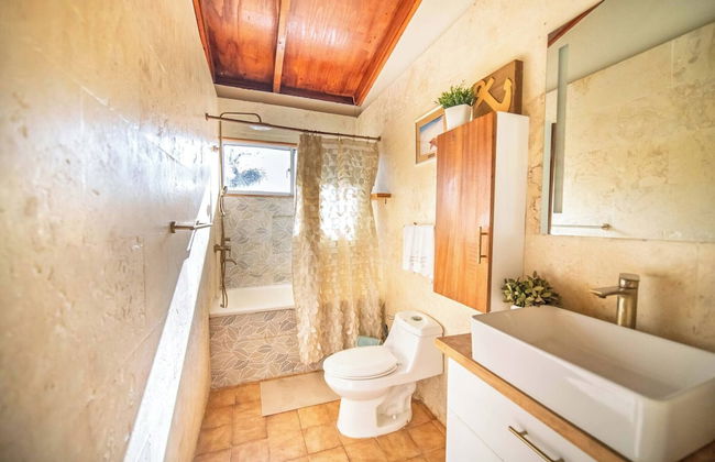 Colonial 2BR Apartment 2mins Walk to Beach! - Foto 10