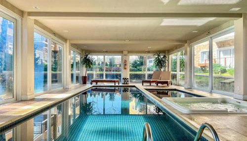 Casa de Pedra 2 Suítes e Piscina by Achei Gramado - Foto 2