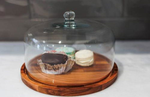 Teche House KING Bed Luxury Getaway Fast WiFi - Foto 16