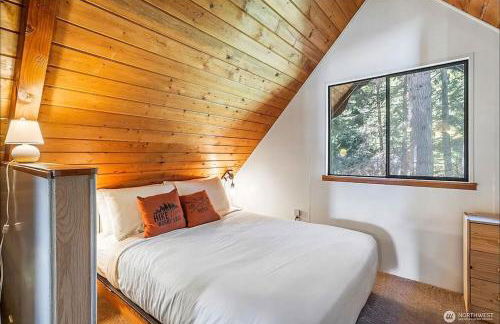 NEW: Steps from White River near Mount Rainier National Park - Foto 6