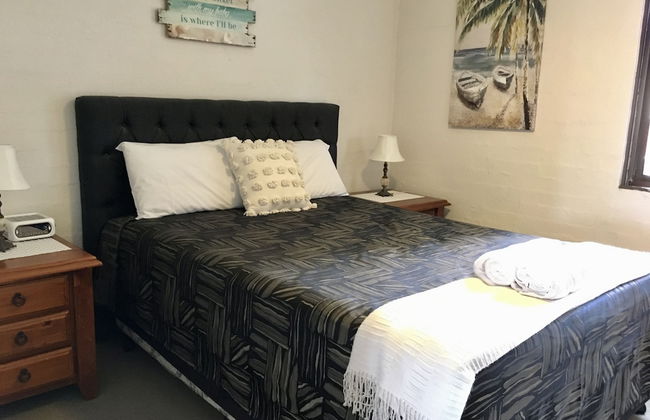 Burleigh Palms Holiday Apartments - Photo 2