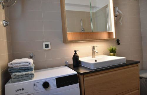 Sunny Lena Premium Family Apartment with Garden, Close to Beach & Pool - Foto 25