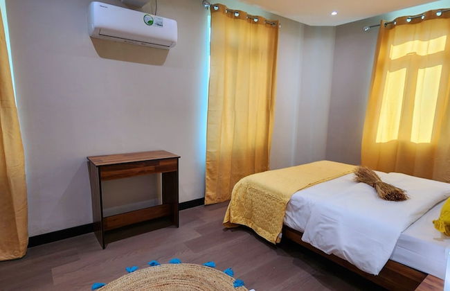 Phoenix Beach Apartments sea view - Photo 4