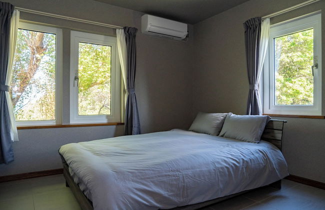 THE CHATEAU - Photo 23