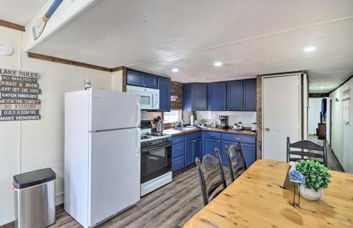 Cozy Lakeside Home with Lake and Mountain Views! - Foto 9