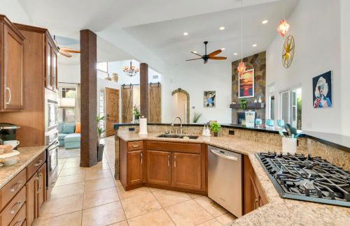 A Beautiful Desert Escape with Everything You Need - Foto 37