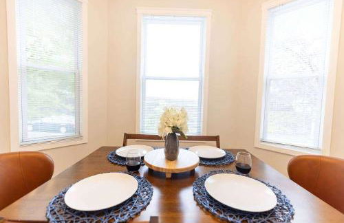 Jennifer's Cozy Apt Walk to Brown In Unit Laundry - Foto 11